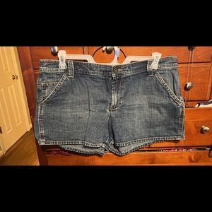 Old Navy Jean shorts size 14